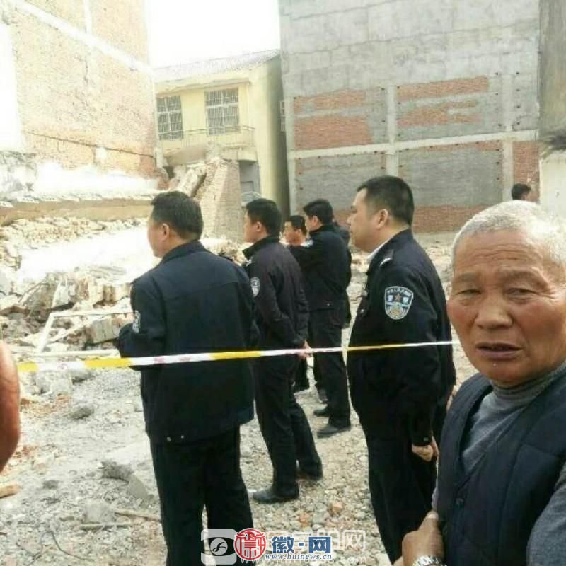 拆除居民楼，三名工人当场被砸死，事发太和这个镇！