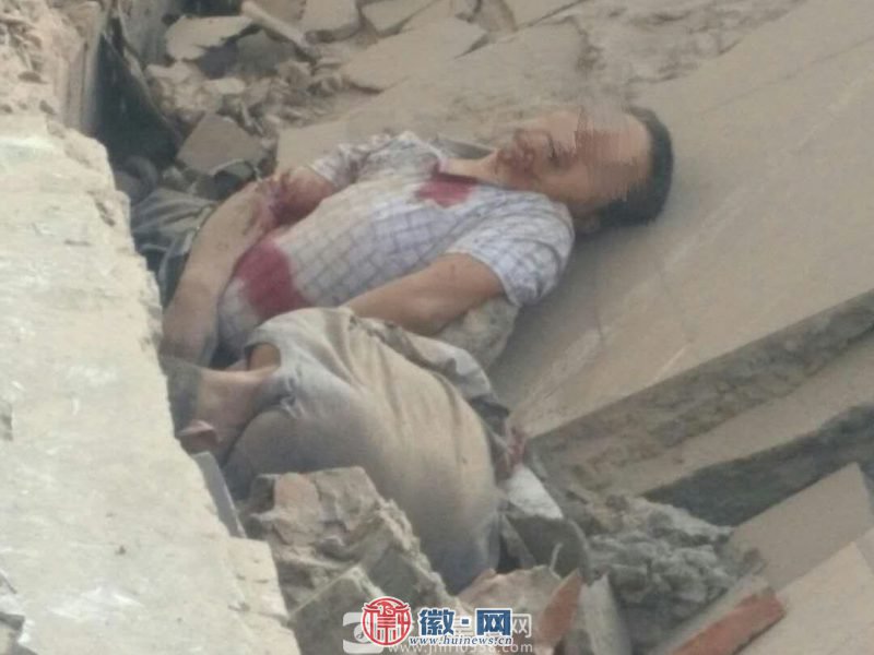 拆除居民楼，三名工人当场被砸死，事发太和这个镇！