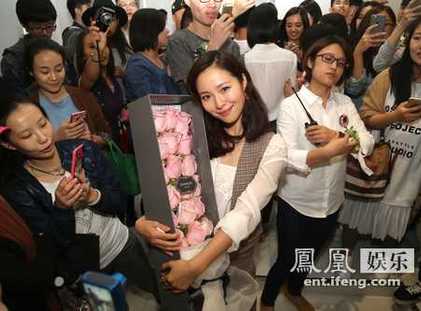 江一燕办影展拒谈绯闻男友 点赞黄渤修图技能