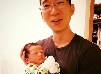 从小总裁范儿！阔太隋棠幼子皱眉显霸气